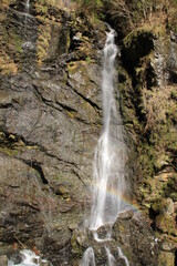 滝と虹５