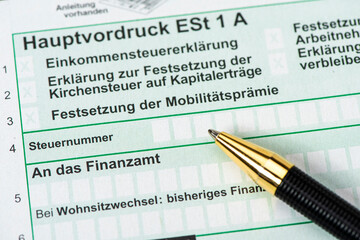 Steuererklärung für Finanzamt mit Formular