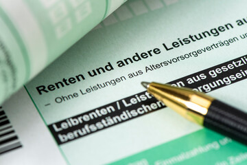 Obraz premium Steuererklärung für Finanzamt mit Formular