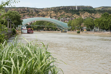 Kura River in Tbilisi - obrazy, fototapety, plakaty