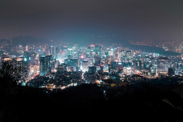 Fototapeta na wymiar Cityscape Seoul seen from Namsan Mountain Park at night.