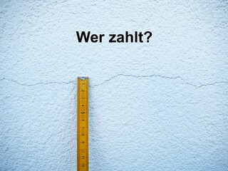 Haarrisse im Außenputz, risse an der Außenfassade.