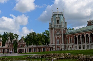 Fototapeta na wymiar Zaryzino (Park in Moskau)