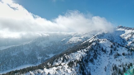 Zimowy górski krajobraz Włochy Dolomity © Travel Spot 