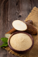 Fototapeta na wymiar Cassava flour in the bowl.
