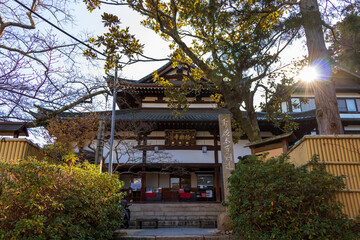 神戸・有馬温泉郷に残る極楽寺の古い本堂
