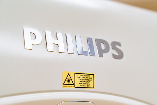 Large silver color logo philips on the equipment. 
