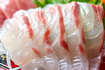 新鮮で美味しい刺身の盛り合わせ