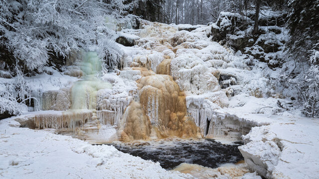 View to the White Bridges waterfall