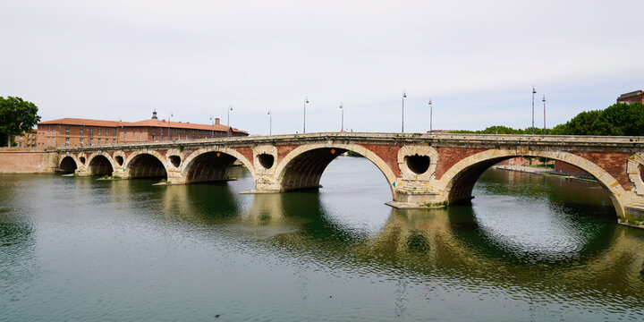 Pont Neuf in Toulouse in panoramic view of new brick bridge pink stone