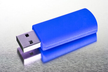 Ein USB-Stick mit sehr großem Speicher.