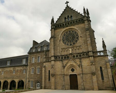 Fa&ccedil;ade de l&rsquo;&eacute;glise de l&rsquo;ancien couvent des Cordeliers de Dinan