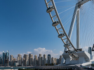 Ain Dubai und Blick auf Dubai Marina