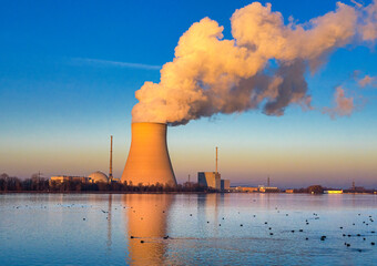 Obraz na płótnie Canvas Kernkraftwerk Isar 2, Landshut, Bayern, Deutschland