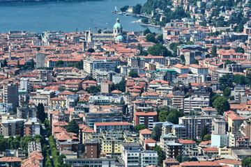 Vista della città di Como da un punto panoramico.
