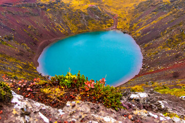 Vulkankrater Kerið ist ein malerischer See am Golden Circle in Island - Vulkan © Jørgson Photography