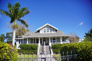 Fototapeta na wymiar Beautiful Hillsborough bay bayshore waterfront house in Tampa, Florida