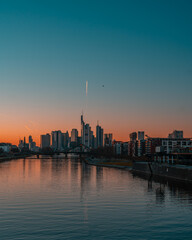 Obraz premium Frankfurt Skyline during the sunset