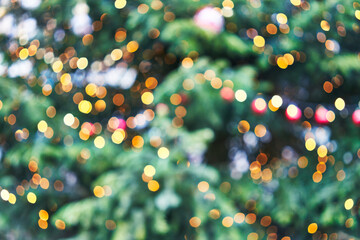 Picture of blurred lights christmas tree at street
