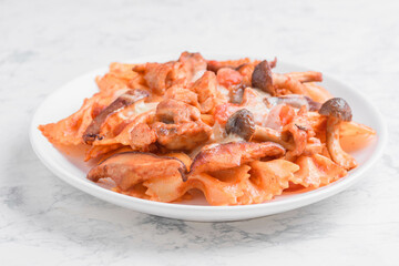 鶏肉と茸のファルファッレ