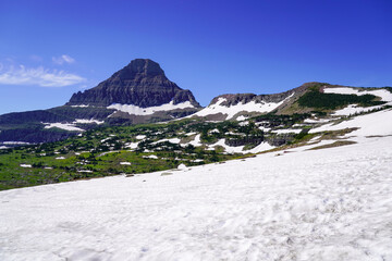 Les montagnes enneigées du Mont Olympe