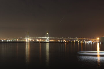 大桟橋ふ頭からの横浜ベイブリッジの夜景