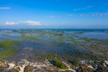 Obraz premium Aerial panoramic 4000 islands Mekong River in Laos, Li Phi waterfalls, famous travel destination backpacker in South East Asia.