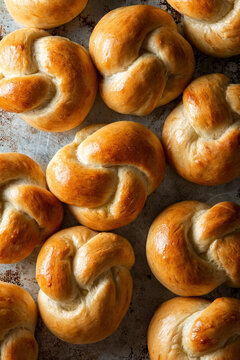Dinner Bread Roll Knots