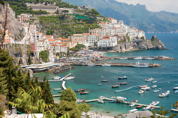 Amalfi, Salerno. Veduta aerea della cittadina con il porto turistico