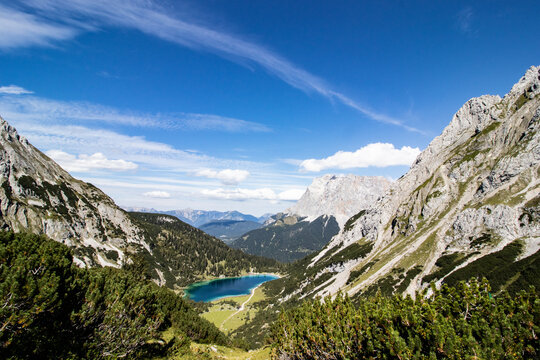 Blick über den Seebensee mit Zugspitzblick, Tirol, Österreich