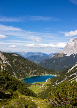 Blick über den Seebensee mit Zugspitzblick, Tirol, Österreich