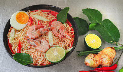 Spicy instant noodles soup with shrimp (tom yum)