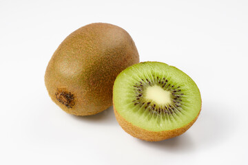 Obraz premium キウイフルーツを白背景で