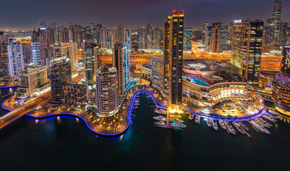 Fototapeta na wymiar Dubai Marina from a rooftop.