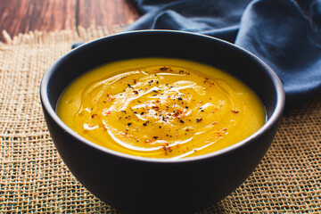 Caldo de mandioquinha gostoso e cremoso