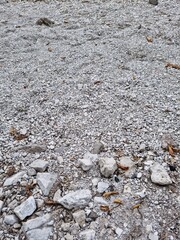 sassi su spiaggia