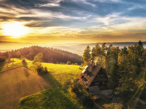 Bac&oacute;wka PTTK na Maciejowej (Gorce, Beskid Wyspowy)