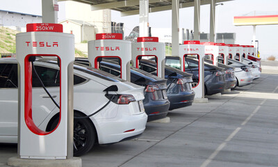 Unusual Call Option Trade in Tesla (TSLA) Worth $4,396.57K