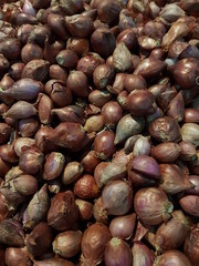 red onions for sale in the market
