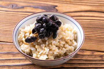 玄米ご飯と黒豆納豆