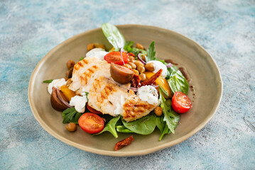 salad with chicken and vegetables