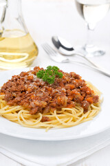 portion of spaghetti bolognese, vertical