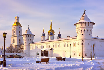 Fototapeta na wymiar Tobolsk Kremlin on a winter morning. Towers of Guest yard