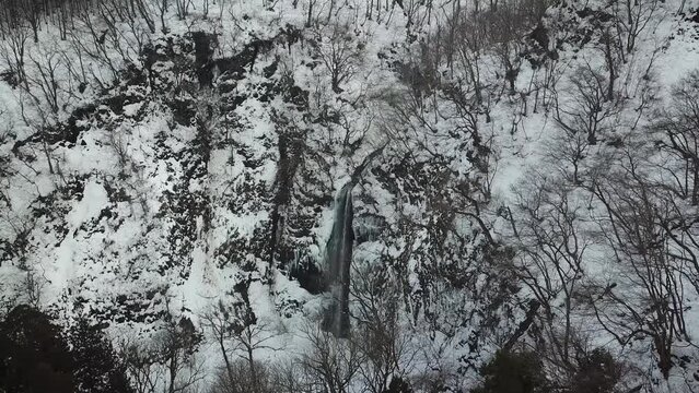 【山形】冬の玉簾の滝