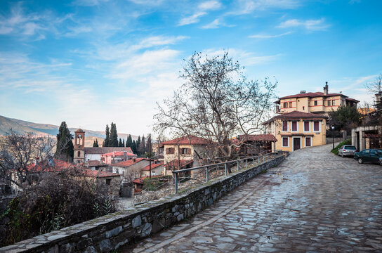 Ampelakia is the historical village of Larissa regional unit, built at the foothill of Kissavos at the entrance to the Tempi valley.