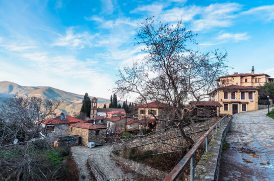 Ampelakia is the historical village of Larissa regional unit, built at the foothill of Kissavos at the entrance to the Tempi valley.