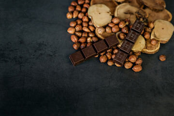 chocolate with hazelnuts