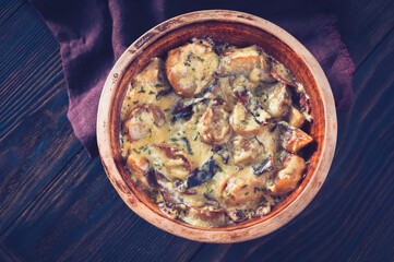 Creamy garlic mushrooms and bacon