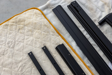 自動車のパーツ組み立て、ルーフキャリア、ラック