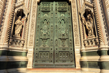 Façade and portal of the Cathedral of Santa Maria dei Fiore,  Florence, Tuscany, Italy, Europe